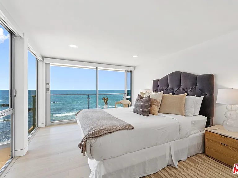 24928 Malibu Rd — Photo 24