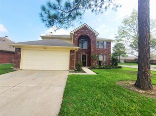 1801 Oakbrook Cir, Pearland, TX 77581