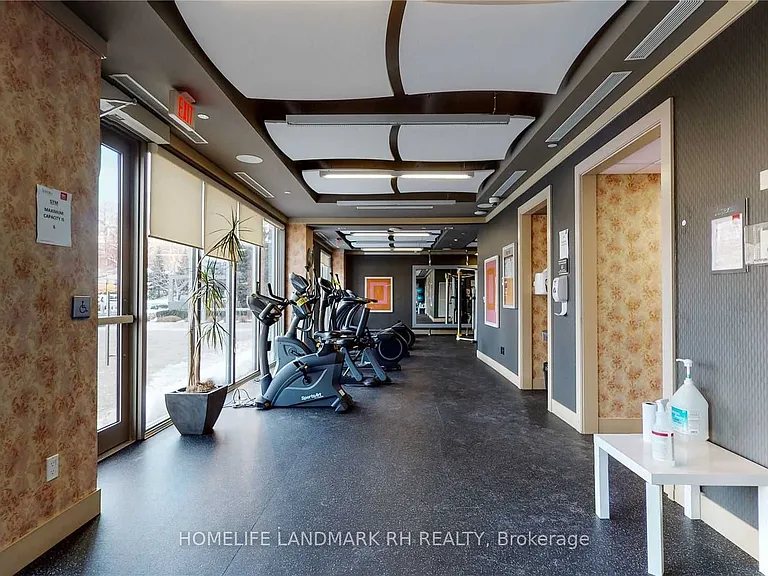 18 Graydon Hall Dr #208 — Photo 16