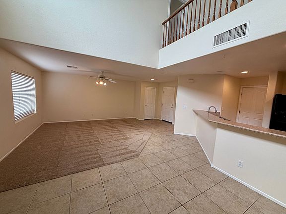 2nd image of 1129 Autumn Grass St