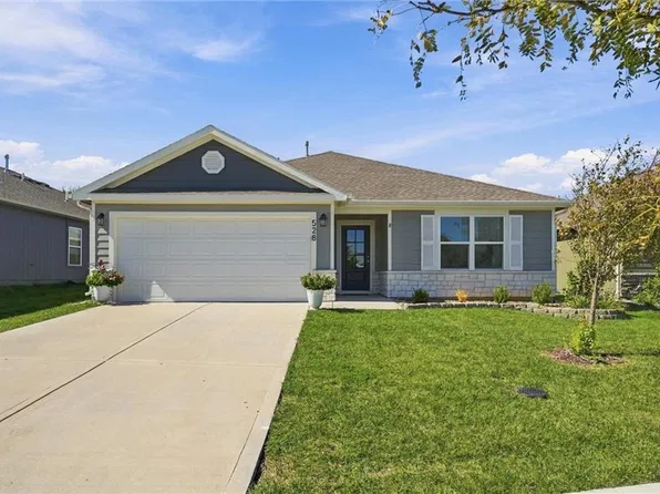 526 N Pear St, Gardner, KS 66030