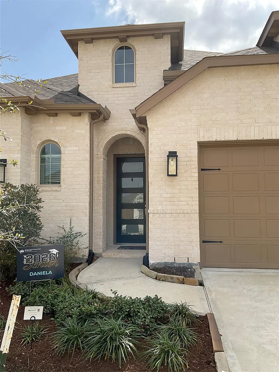 Building Photo - 24823 Hibiscus Garden Way