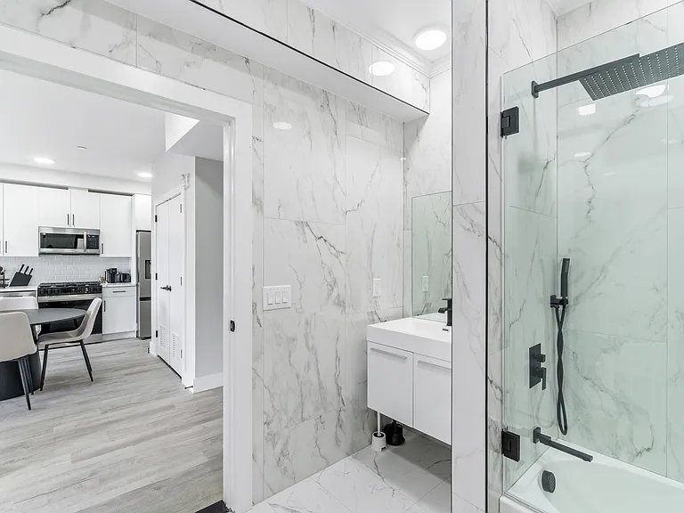 80 Romaine Ave — Photo 7