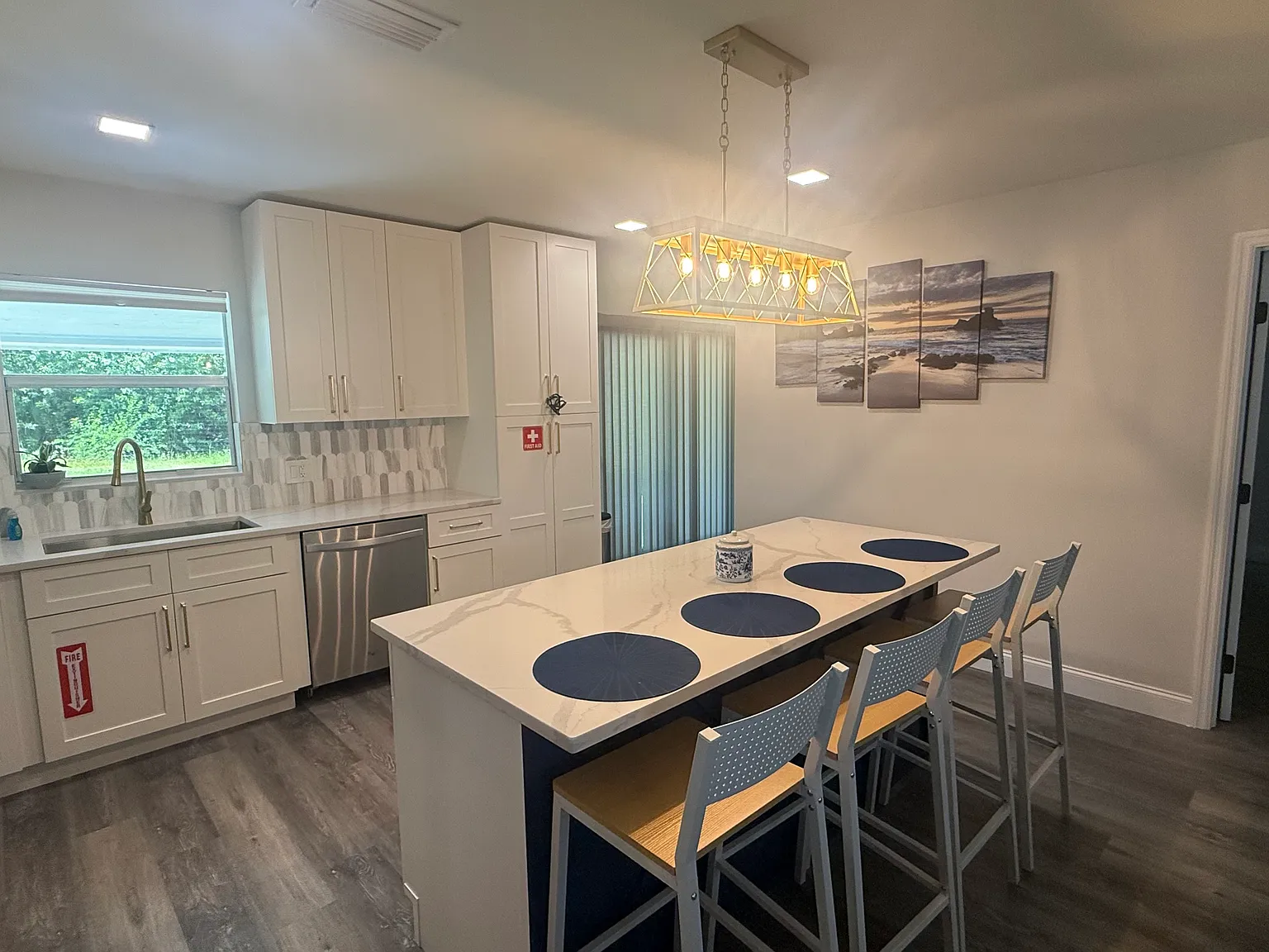 3 bed, 1152 sqft, $1,695 — Photo 2