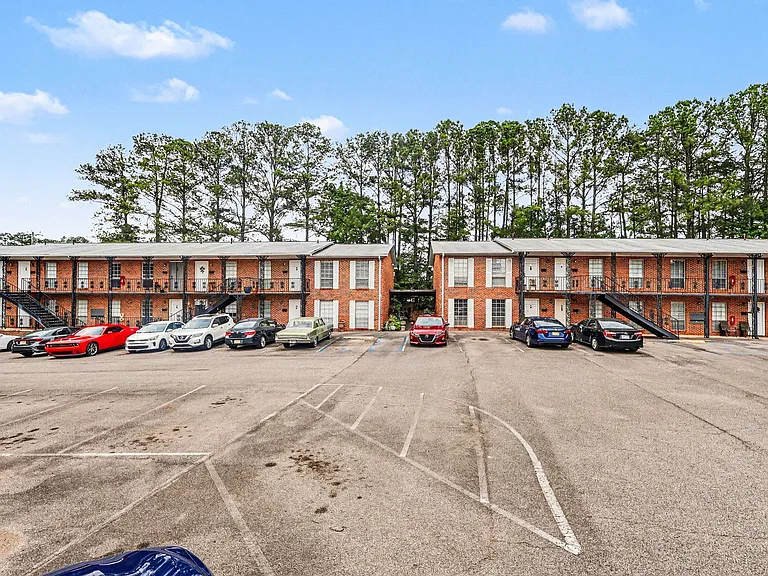 Green Valley Hoover Apartments — Photo 8