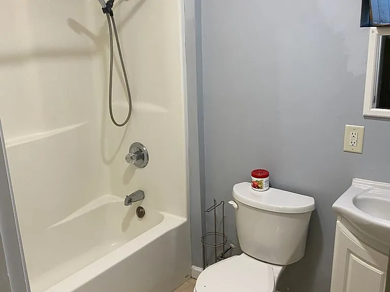 1028 N Lawrence St — Photo 33