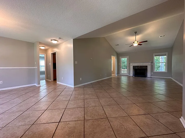 102 Brookhaven Dr — Photo 5