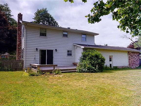 3rd image of 808 Sunset Dr