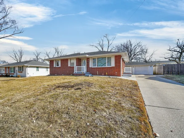 4407 66th St, Urbandale, IA 50322