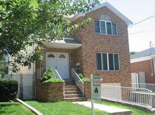 35 Seneca Ave, Staten Island, NY 10301