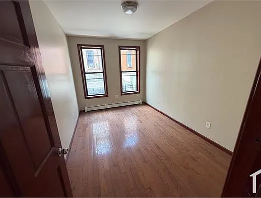 1243 Morrison Ave #1R — Photo 3