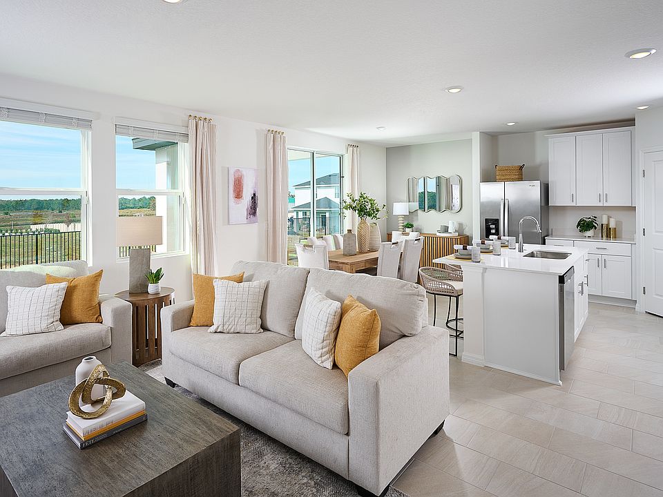 ORL_Wynnstone_Zoin_Greatroom_5043 Oaks River Street-01.jpg