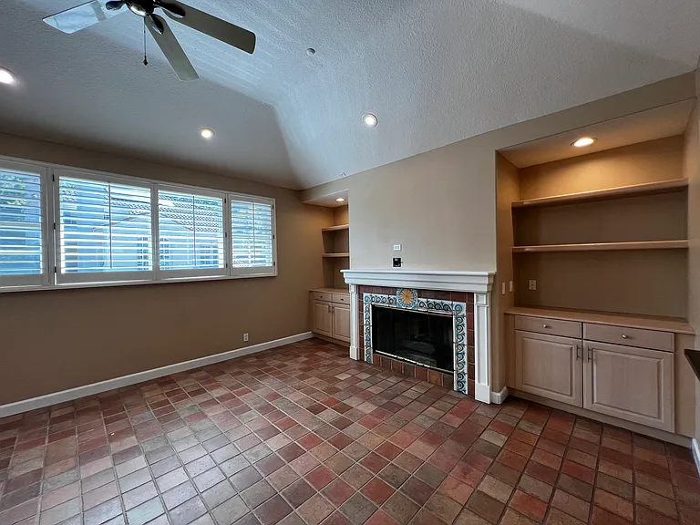 2357 Brookshire Ln — Photo 31
