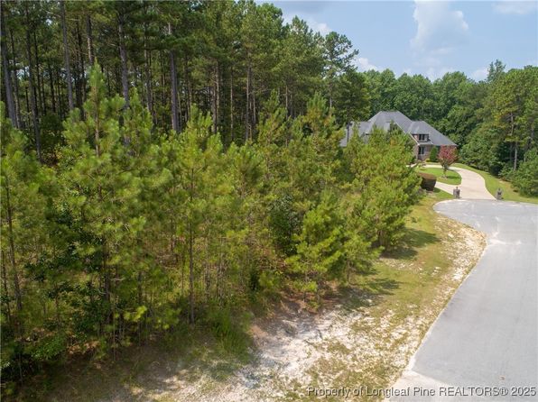 195 Broadlake Ln, Spring Lake, NC 28390