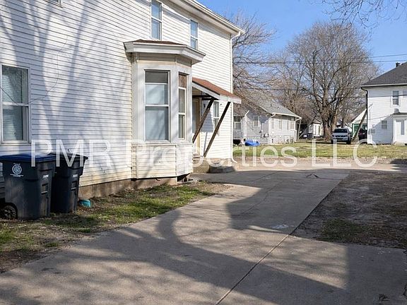 2nd image of 916 Avenue C APT 1
