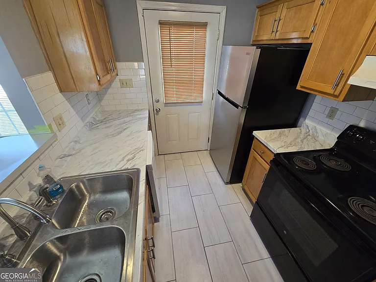 629 Hanson St — Photo 7