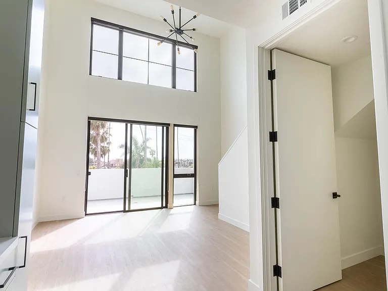 The Flats South Oceanside - where modern luxury meets coastal lifestyle — Photo 11
