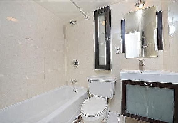 3rd image of 7 E 32nd St #Glg