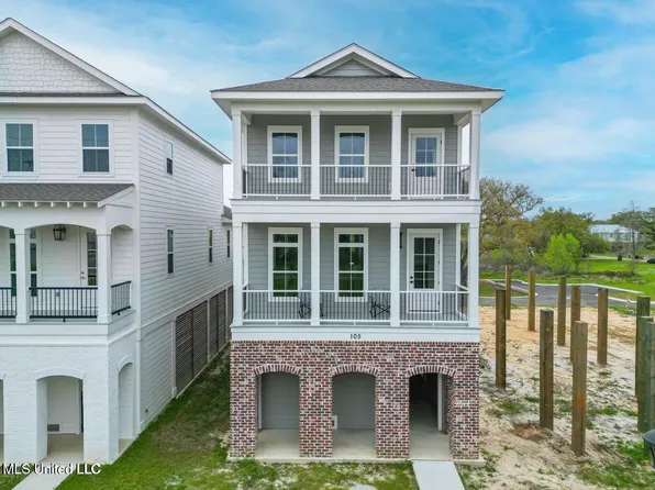 105 E 2nd St, Pass Christian, MS 39571