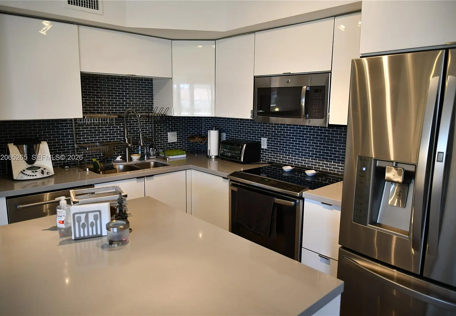 1000 Isl Blvd Williams Is — Photo 4