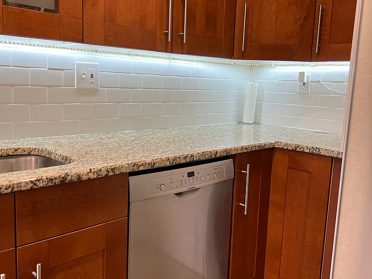 260 Arbour Ct — Photo 14