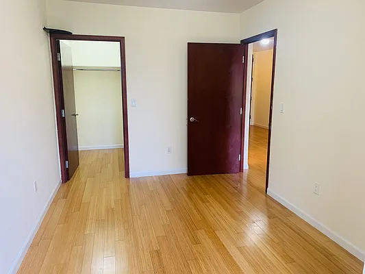 Rented by 18 REALTY | media 24