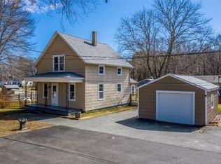 14 Cottage St, Westport, MA 02790