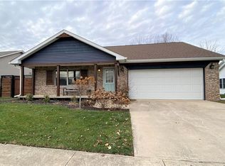 2406 Lakeshore Ct, Lebanon, IN 46052