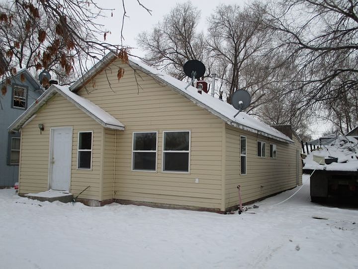 1st image of 608 S 32nd St