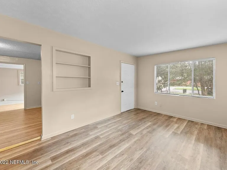 2962 W 16th St — Photo 16