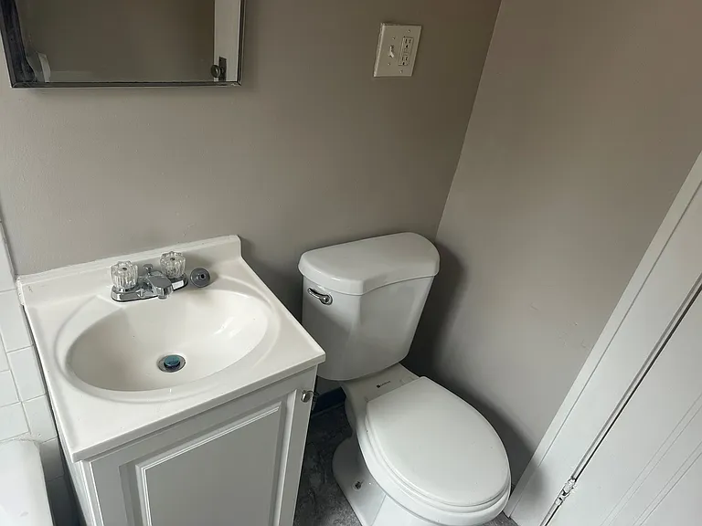 Highland Manor Apartments — Photo 28