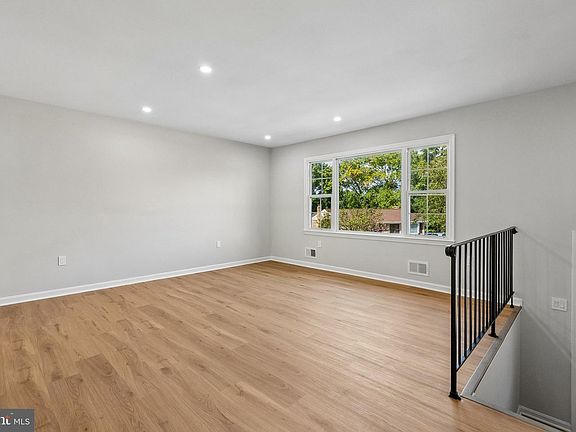 4th image of 12710 Gable Ct