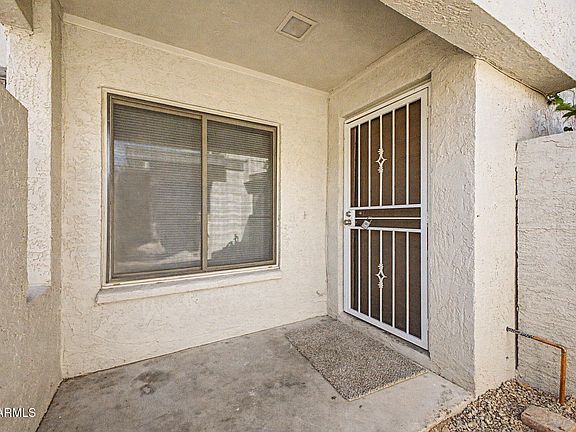 3rd image of 2415 W GREENWAY Road #3