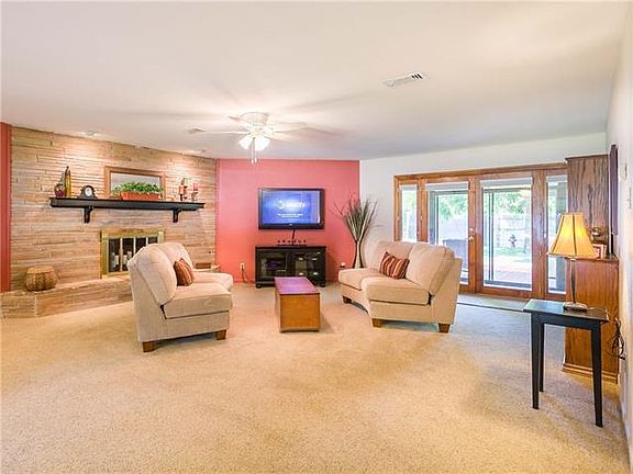 3rd image of 610 Scott Pl