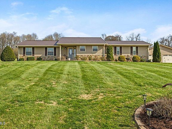 3rd image of 231 County Farm Rd