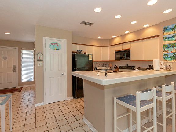 3rd image of 114 Mainsail Dr Unit 2