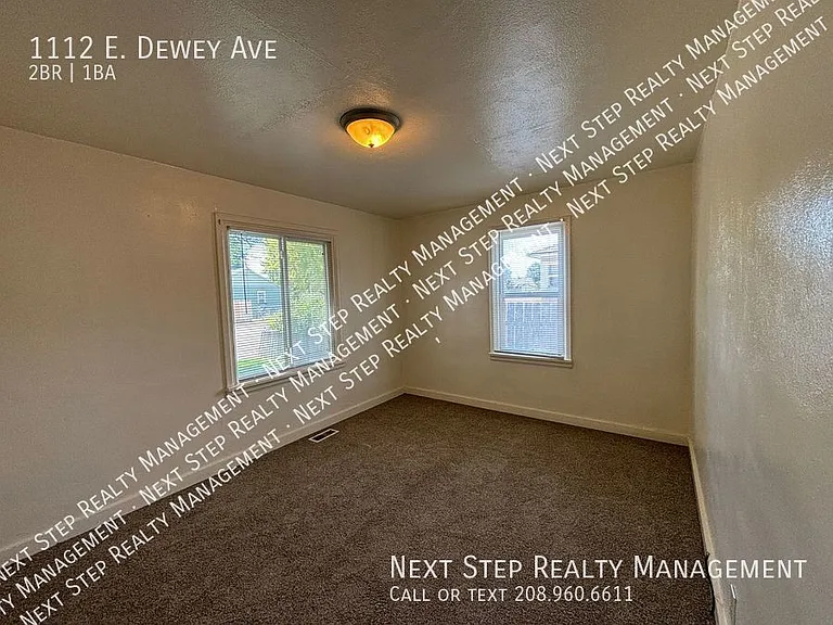 1112 E Dewey Ave — Photo 11