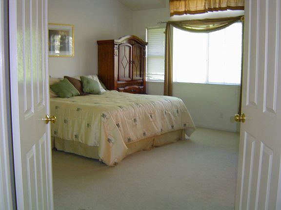 Large Master BR w/ 2 Closets 