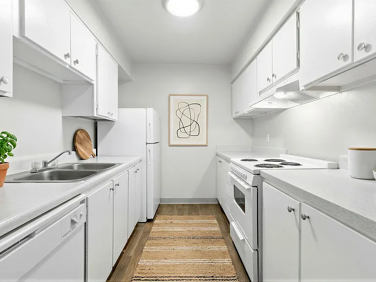 Falcon Run Apartments — Photo 15