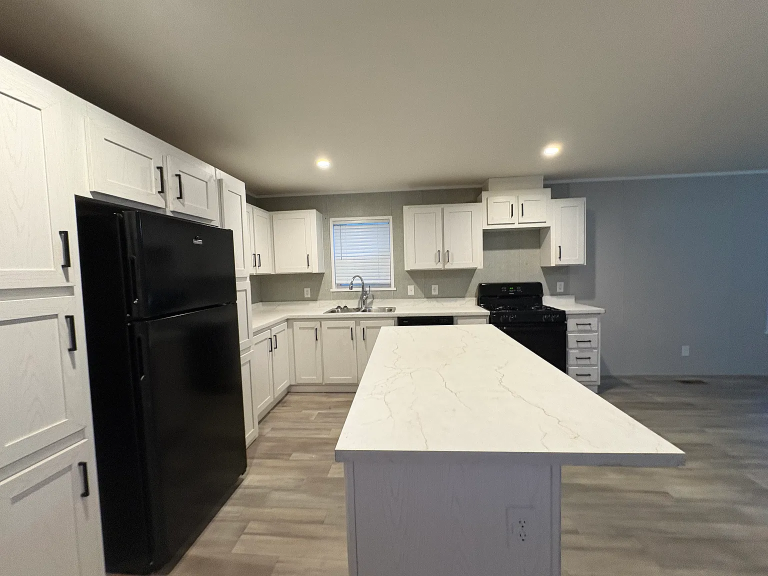 3 bed, 1216 sqft, $1,199 — Photo 2