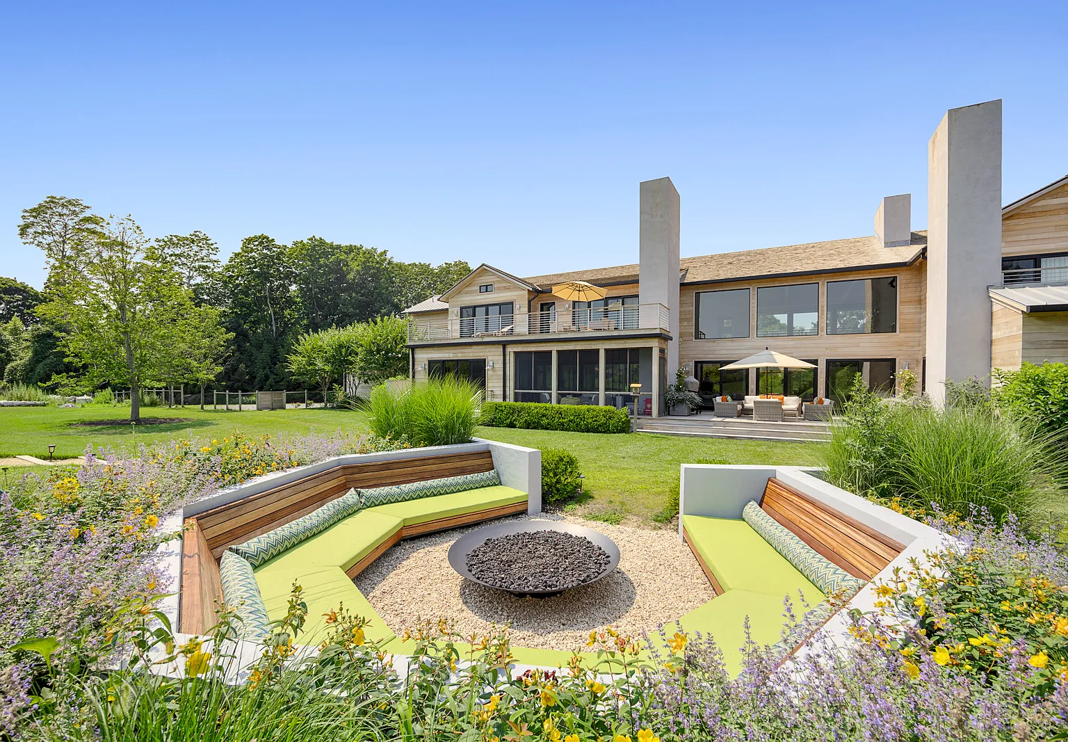 Stunner in Sagaponack — Photo 3