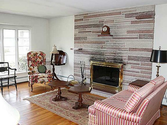 5th image of 22 Red Cedar Dr