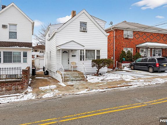 2nd image of 415-417 Preakness Ave