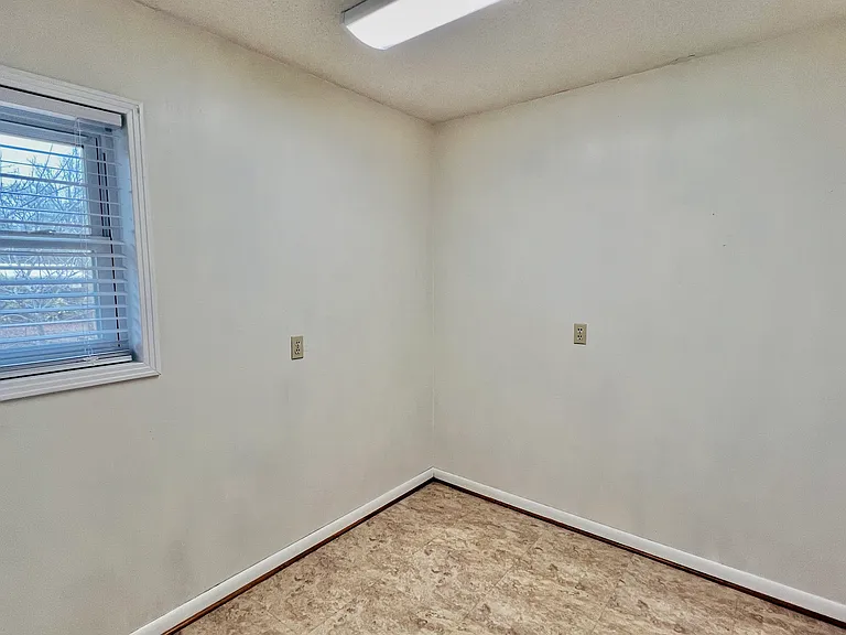 225 Lowe Dr #1 — Photo 20