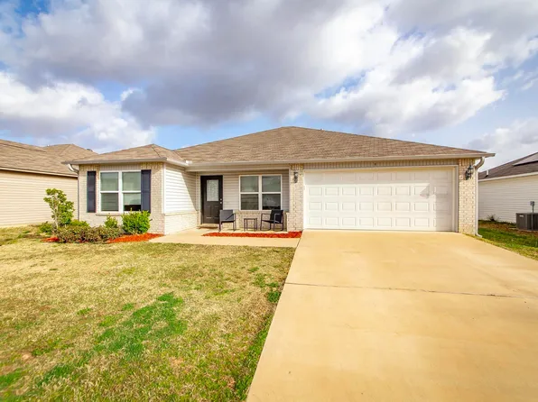 9 Summer Breeze Rd, Conway, AR 72032
