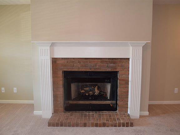 3rd image of 324 Williamsburg Ave