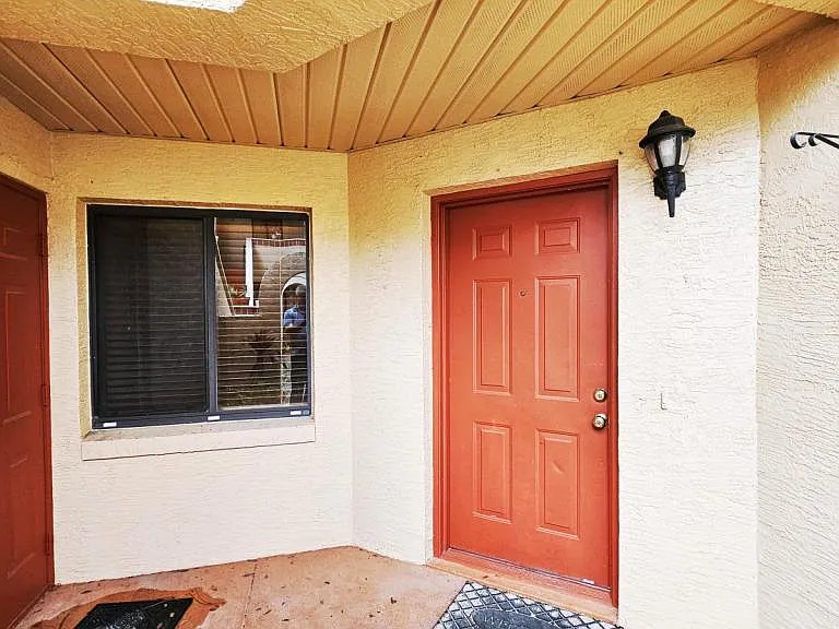 7813 Sugar Bend Dr — Photo 3