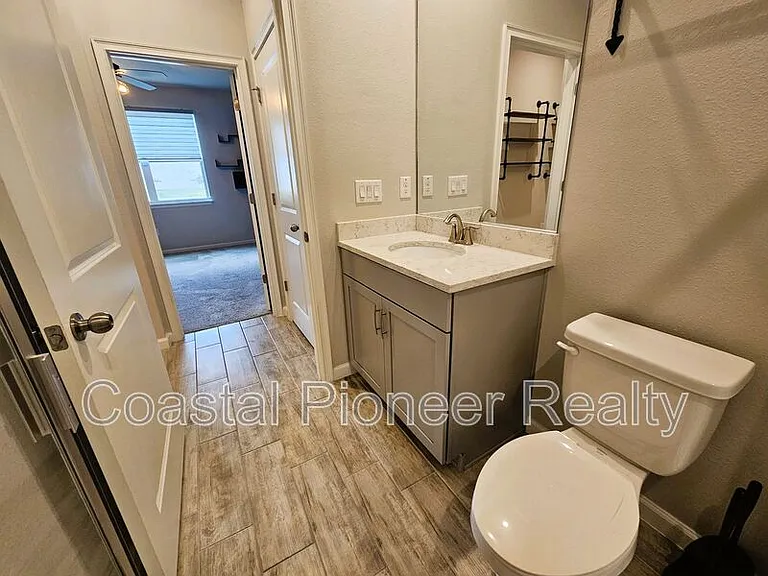 19403 Blue Pond Dr — Photo 15