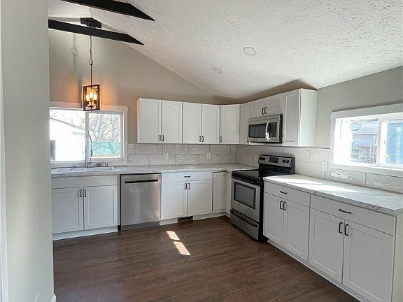 4th image of 2477 Talbot St