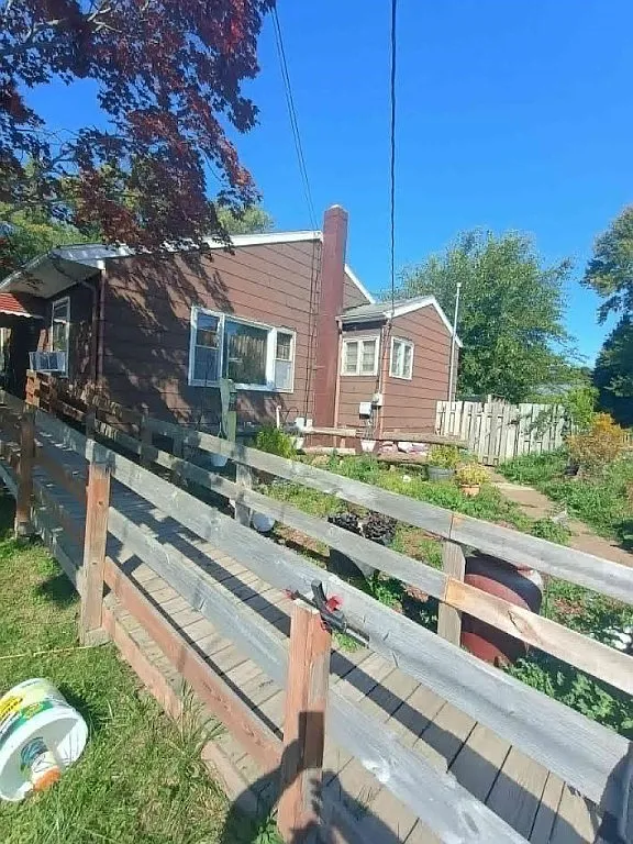 1718 W 56th St photo 1